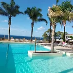 Aparthotel Villaggio Petruso 3*